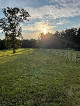 $1,500,000 | 1984 Horseshoe Road, Westfield, NC 27053