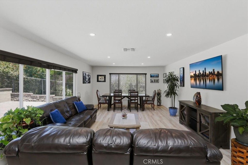 8318 La Senda Road Rancho Cucamonga, CA 91701 - Photo 24 of 68
