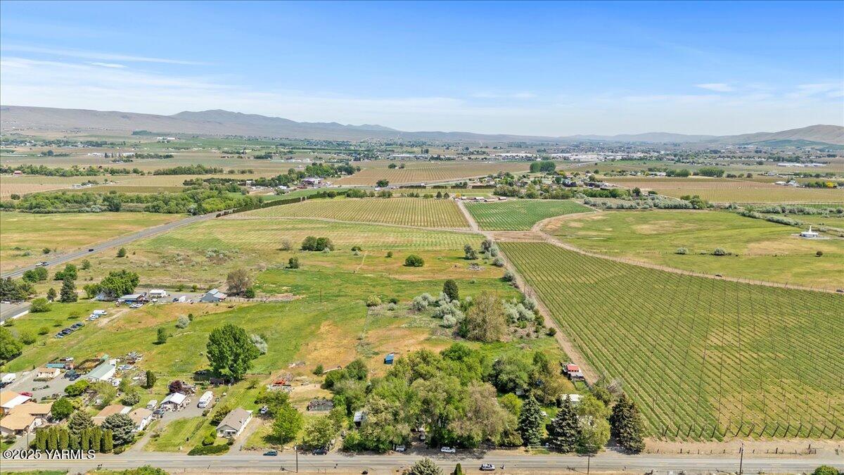 1911 Riverside Road Yakima, WA 98901 - Photo 5 of 10 1911 Riverside Rd