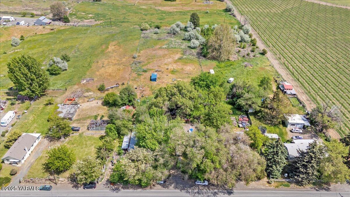 1911 Riverside Road Yakima, WA 98901 - Photo 7 of 10 1911 Riverside Rd