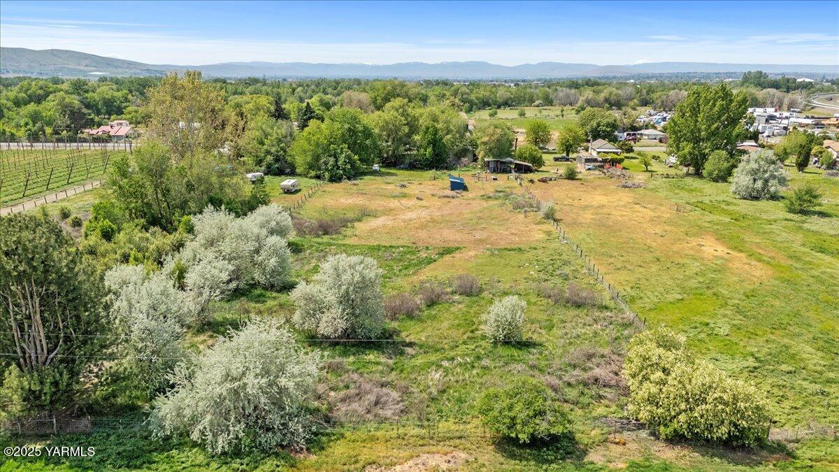 1911 Riverside Road Yakima, WA 98901 - Photo 8 of 10 1911 Riverside Rd