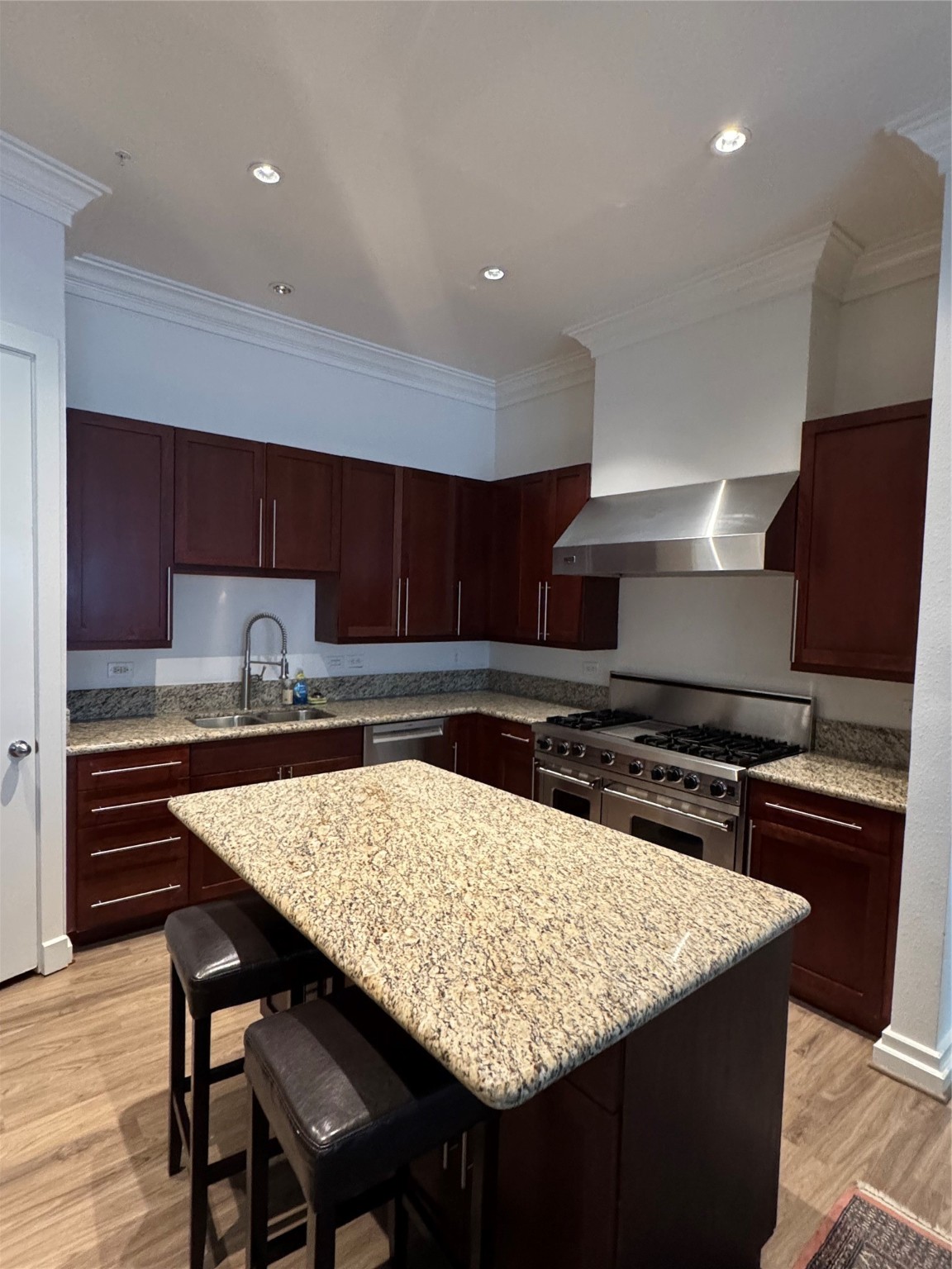 3388 Sage Road, Unit 101 Houston, TX 77056 - Photo 8 of 23 undefined