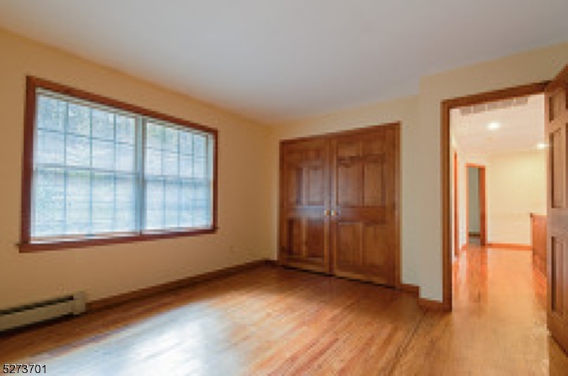 860 Glen Road Sparta, NJ 07871 - Photo 8 of 9