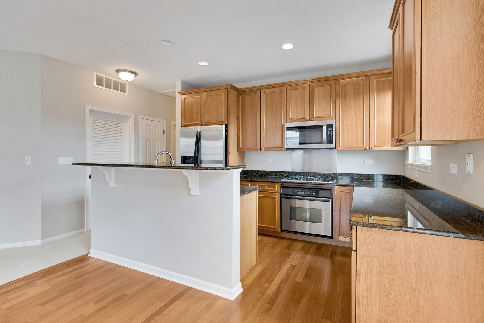 1376 Scarboro Road, Unit 1003 Schaumburg, IL 60193 - Photo 10 of 21