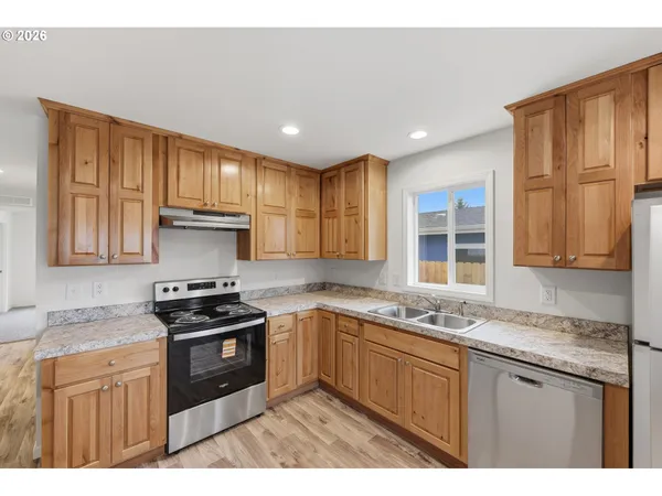 $289,000 | 545 South Wall Street, Coos Bay, OR 97420