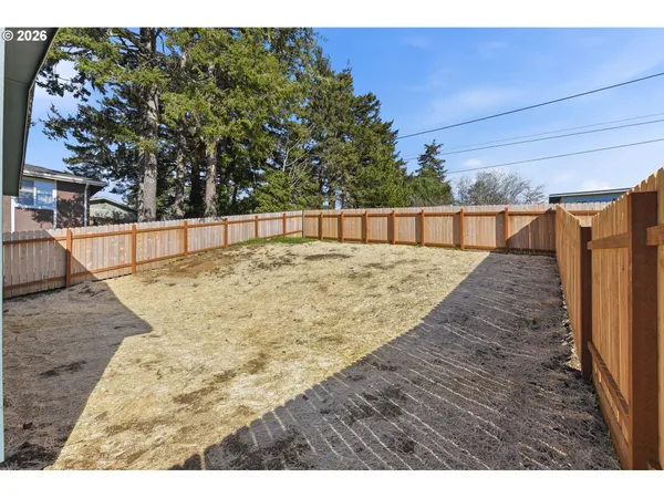 $289,000 | 545 South Wall Street, Coos Bay, OR 97420