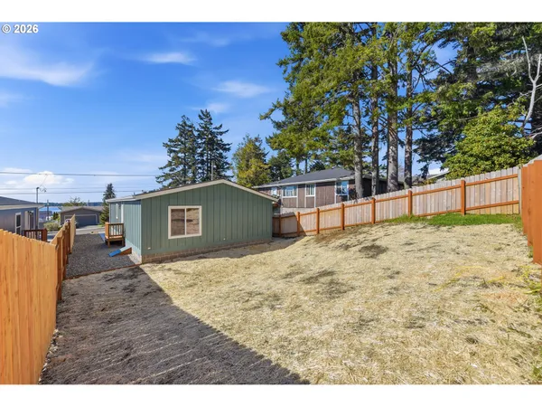 $289,000 | 545 South Wall Street, Coos Bay, OR 97420