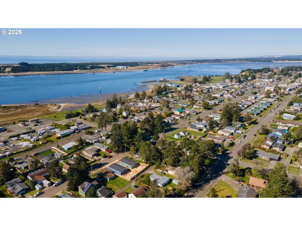 $289,000 | 545 South Wall Street, Coos Bay, OR 97420
