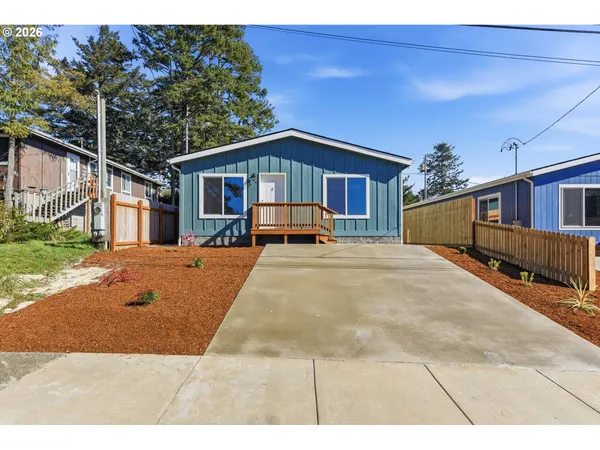 $289,000 | 545 South Wall Street, Coos Bay, OR 97420