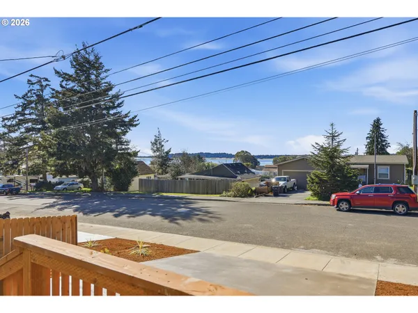 $289,000 | 545 South Wall Street, Coos Bay, OR 97420