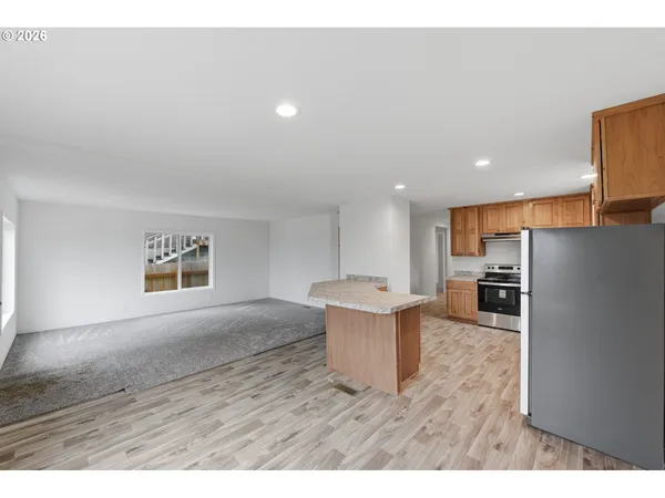 $289,000 | 545 South Wall Street, Coos Bay, OR 97420