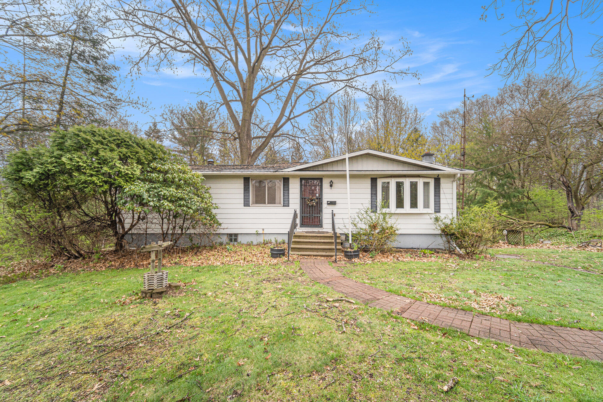 811 Blackman Road Jackson, MI 49201 - Photo 2 of 28 2