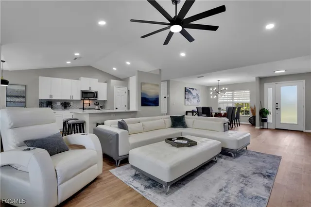 $2,400 | 2004 Southwest 30th Street, Cape Coral, FL 33914