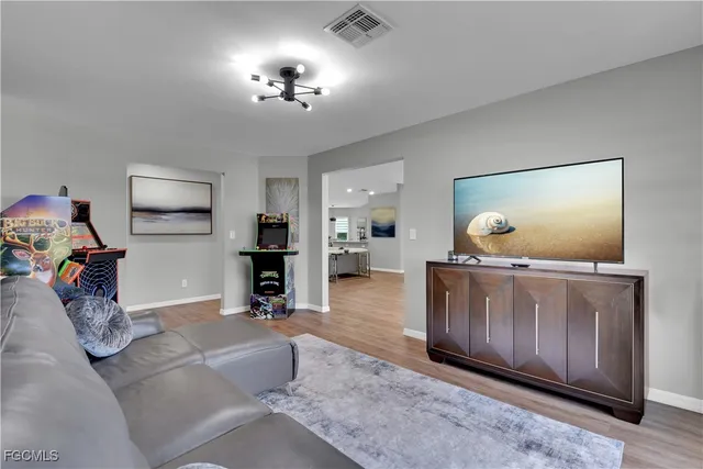 $2,400 | 2004 Southwest 30th Street, Cape Coral, FL 33914