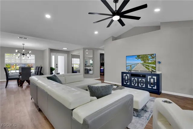 $2,400 | 2004 Southwest 30th Street, Cape Coral, FL 33914