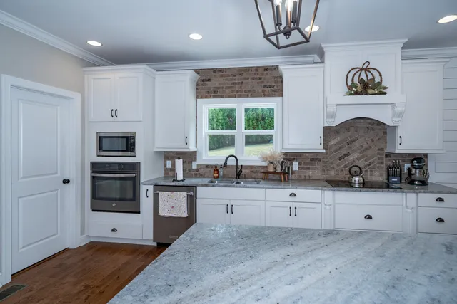 $839,900 | 284 Overlook Drive, Ringgold, GA 30736