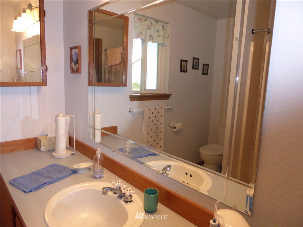 7815 187th Avenue Southwest Rochester, WA 98579 - Photo 12 of 23