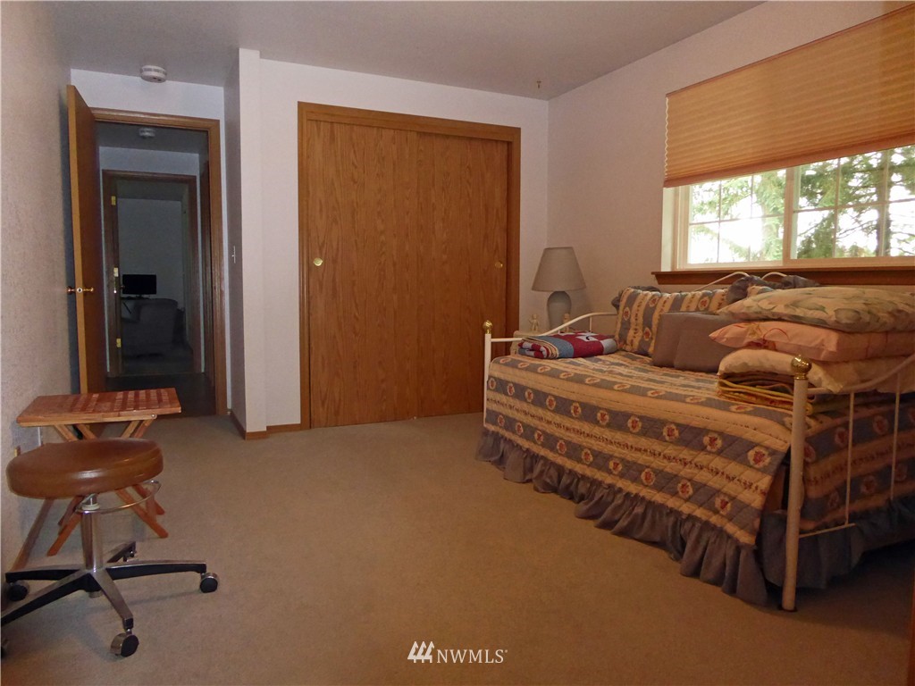7815 187th Avenue Southwest Rochester, WA 98579 - Photo 13 of 23