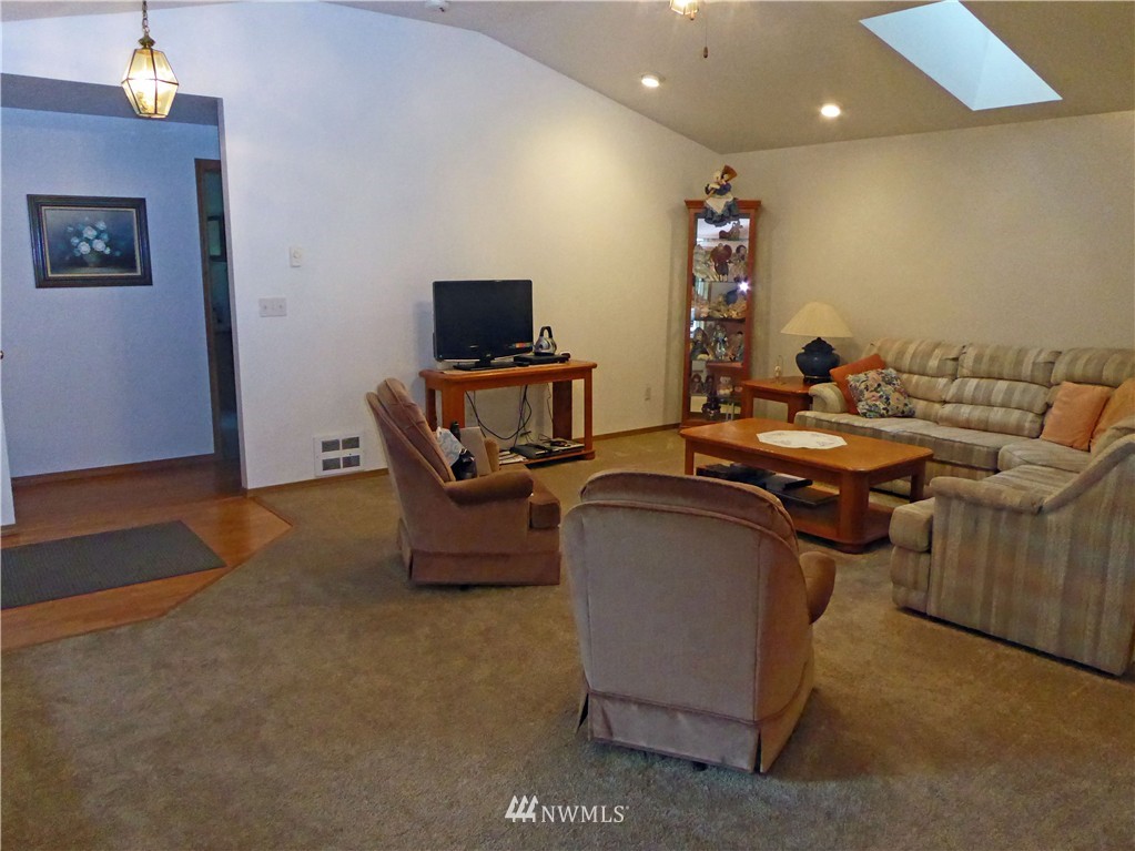 7815 187th Avenue Southwest Rochester, WA 98579 - Photo 9 of 23