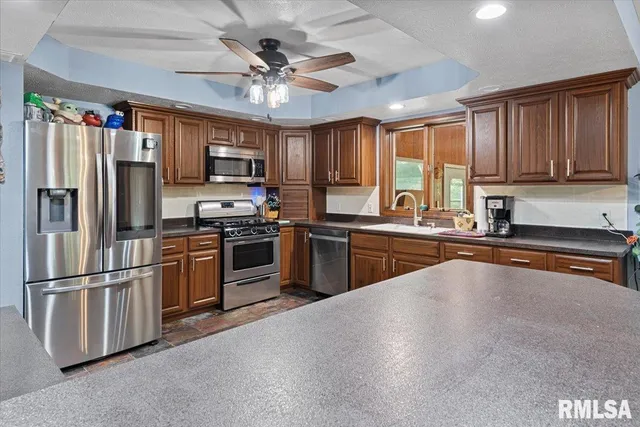 $305,500 | 18 Lake Shore Drive, Pana, IL 62557