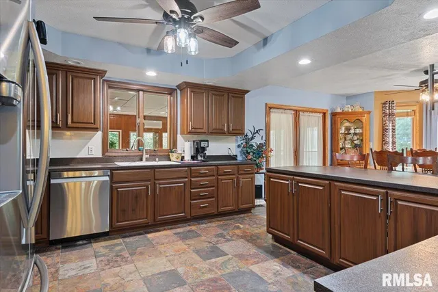 $305,500 | 18 Lake Shore Drive, Pana, IL 62557