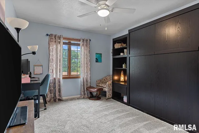 $305,500 | 18 Lake Shore Drive, Pana, IL 62557