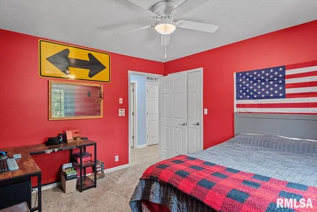 $305,500 | 18 Lake Shore Drive, Pana, IL 62557