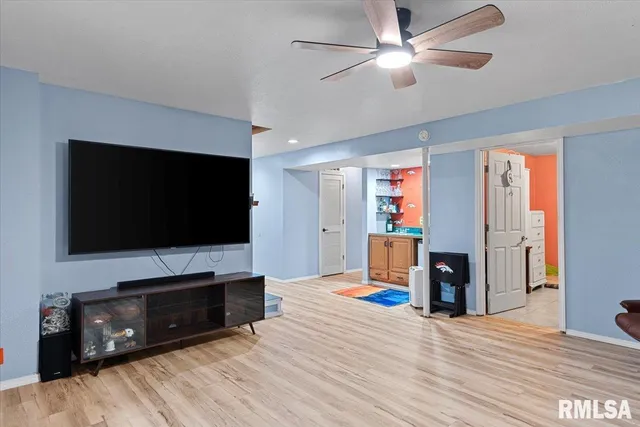 $305,500 | 18 Lake Shore Drive, Pana, IL 62557