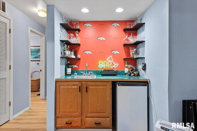 $305,500 | 18 Lake Shore Drive, Pana, IL 62557