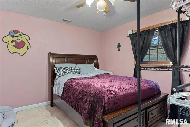 $305,500 | 18 Lake Shore Drive, Pana, IL 62557