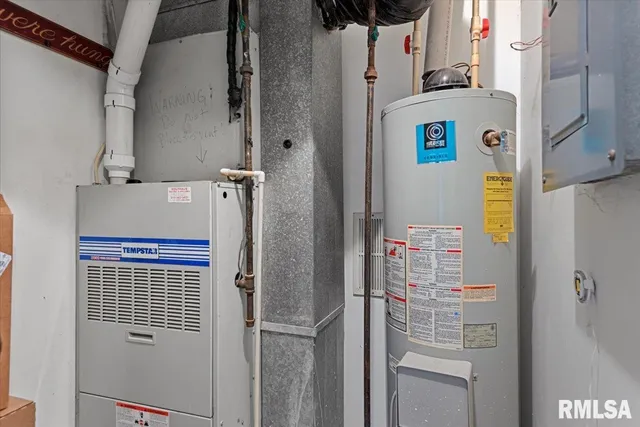 $305,500 | 18 Lake Shore Drive, Pana, IL 62557