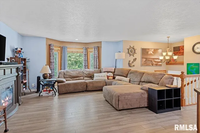 $305,500 | 18 Lake Shore Drive, Pana, IL 62557