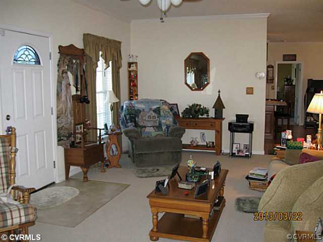 22344 Cabin Point Road Disputanta, VA 23842 - Photo 8 of 23 Den/Family/Great Room