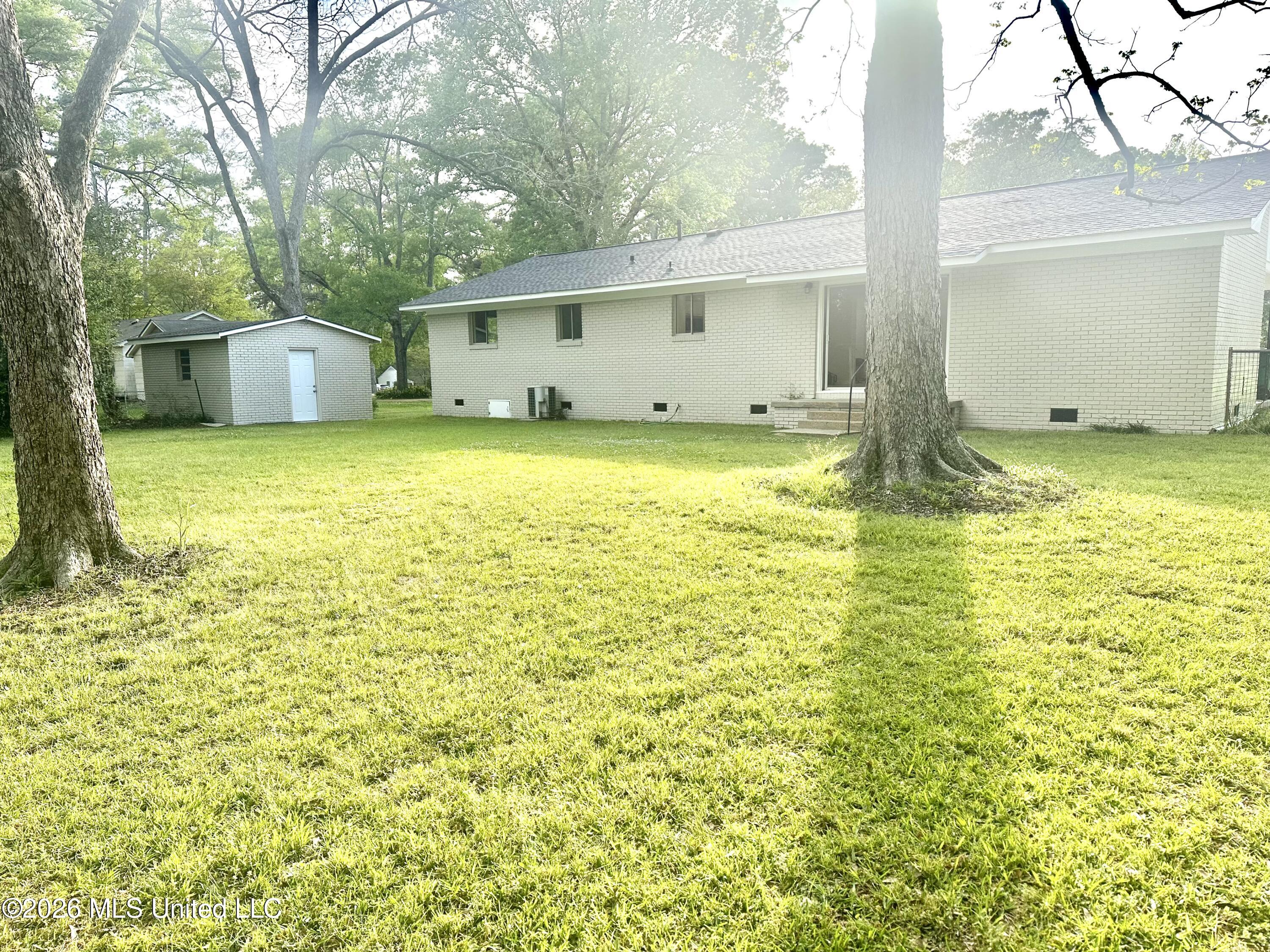 1009 South Jackson Street Brookhaven, MS 39601 - Photo 14 of 15 Rear