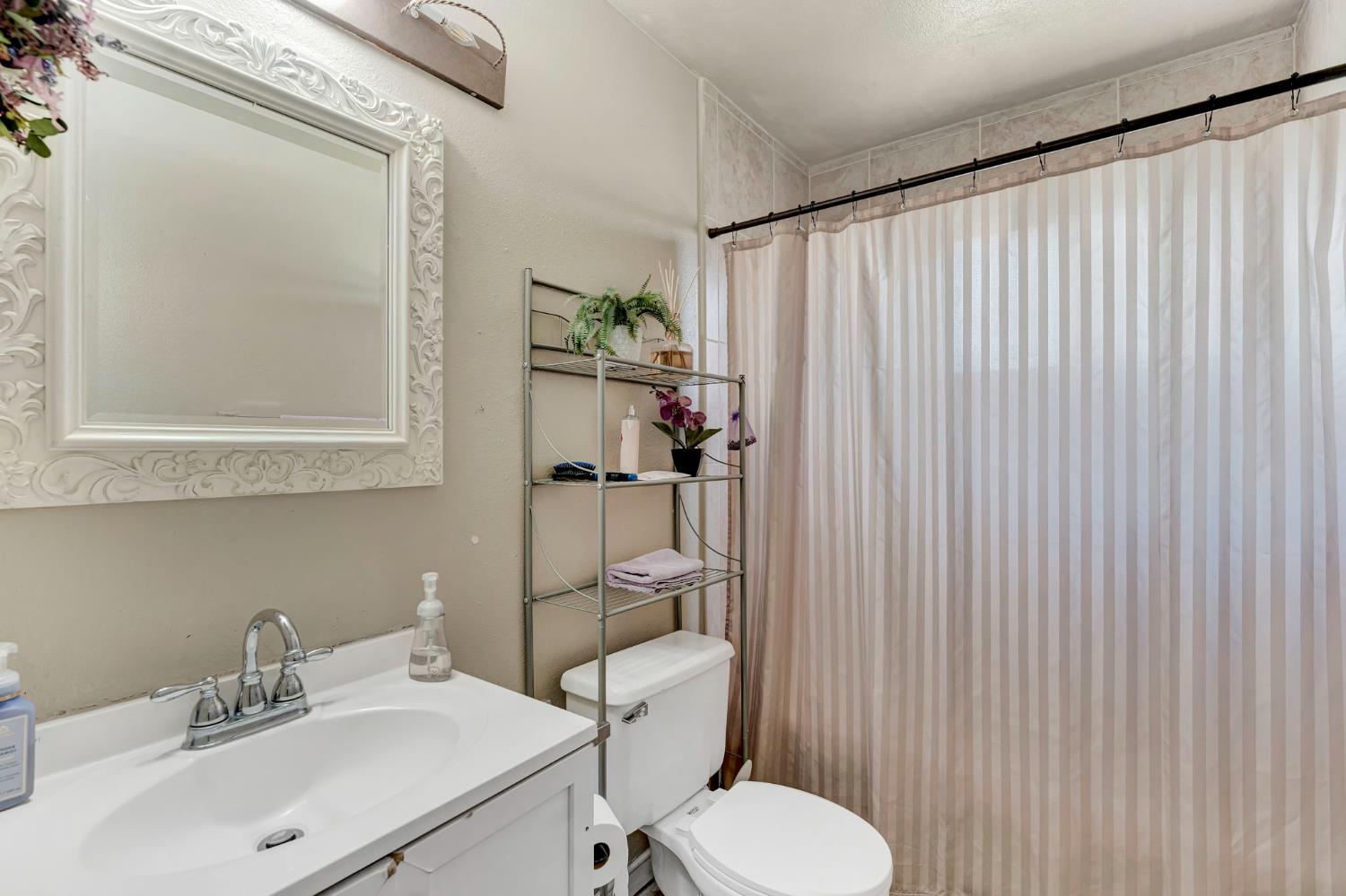 605 Stanley Street Exeter, CA 93221 - Photo 14 of 24 Gallery Image 14