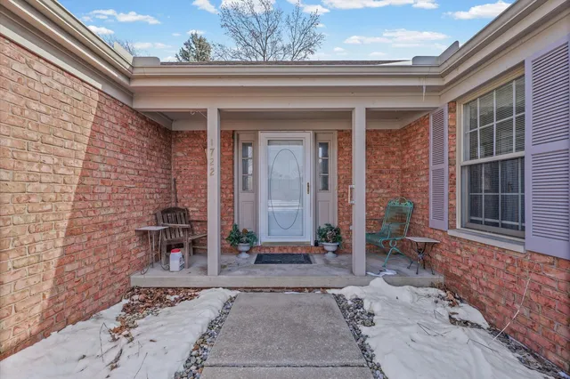 $420,000 | 1722 Lakeside Drive, Champaign, IL 61821