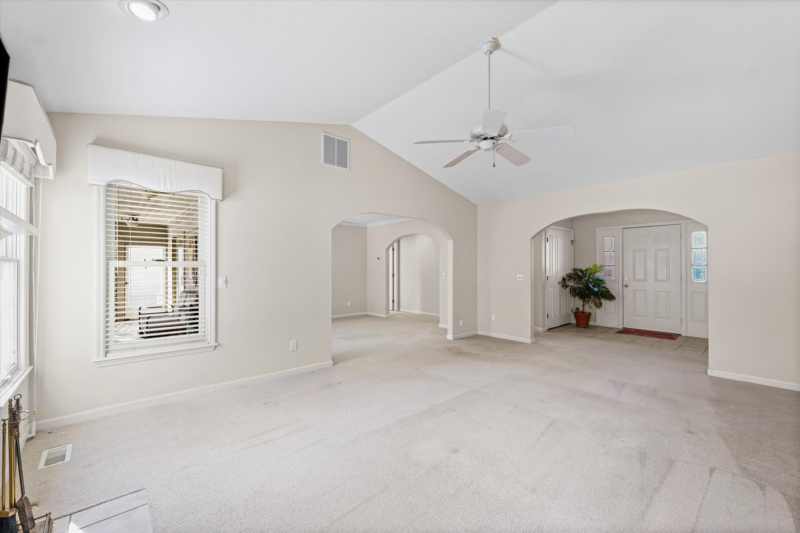 1722 Lakeside Drive Champaign, IL 61821 - Photo 5 of 27