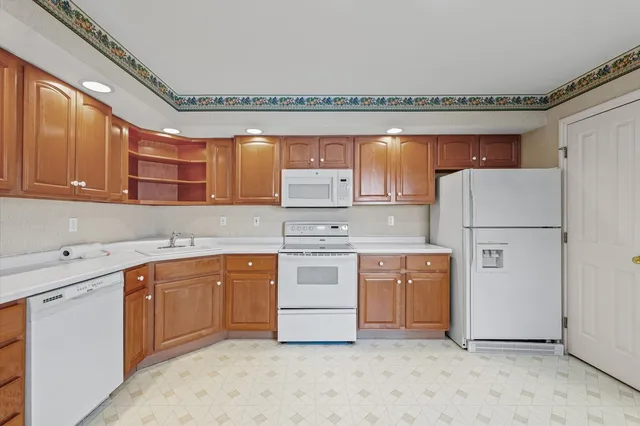 $420,000 | 1722 Lakeside Drive, Champaign, IL 61821