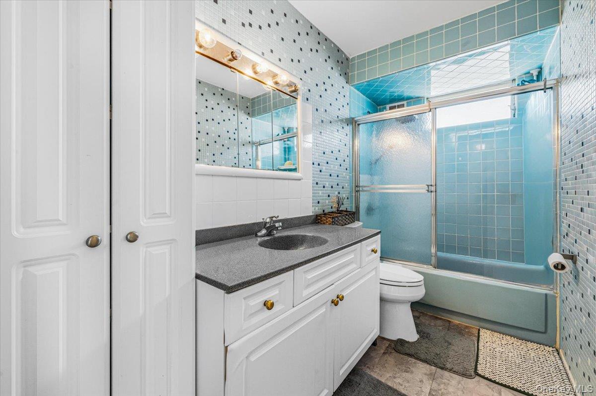 257-33 149th Road Queens, NY 11422 - Photo 15 of 28