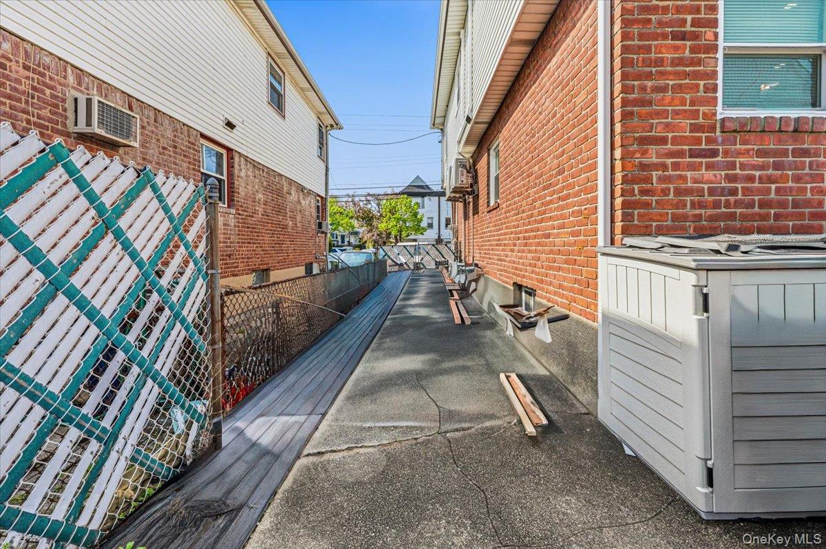257-33 149th Road Queens, NY 11422 - Photo 20 of 28