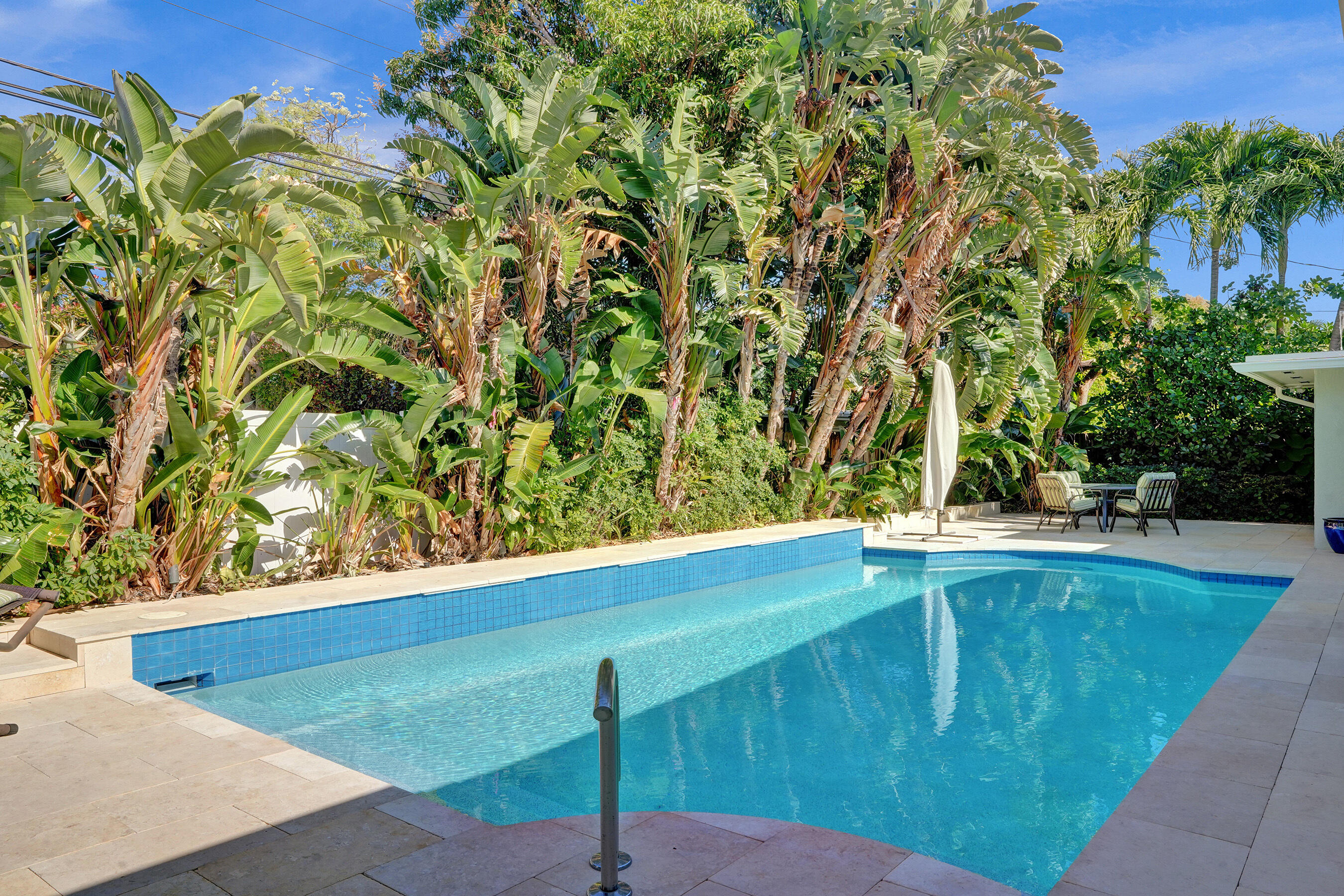 3207 Dover Road Pompano Beach, FL 33062 - Photo 39 of 57 Plenty of room to entertain