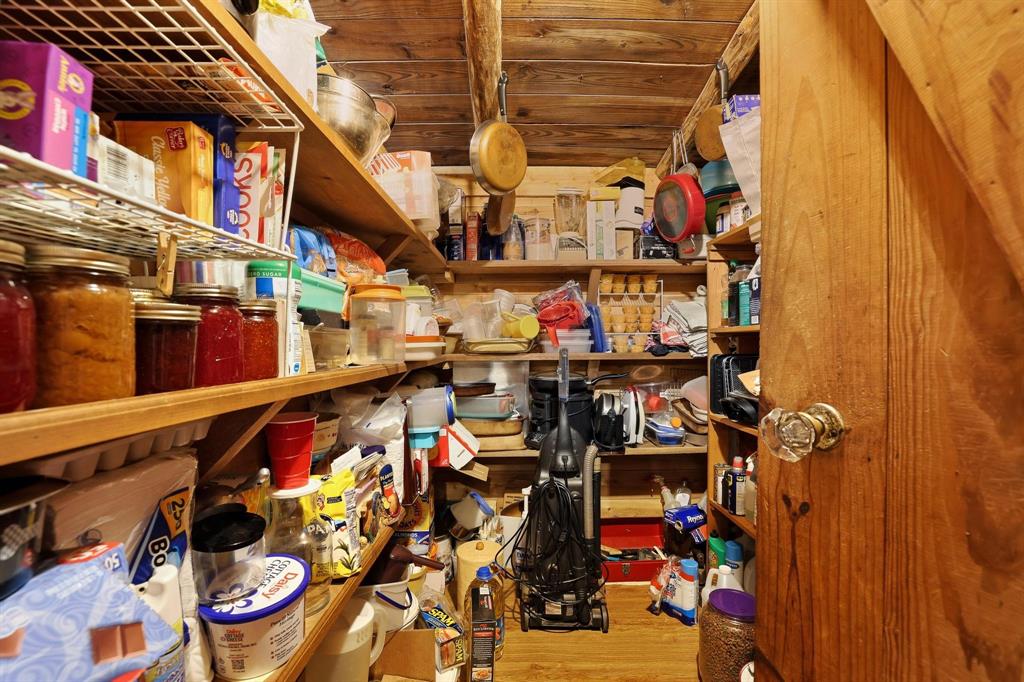 642 Earl Road Sadler, TX 76264 - Photo 15 of 40 a view of art shop