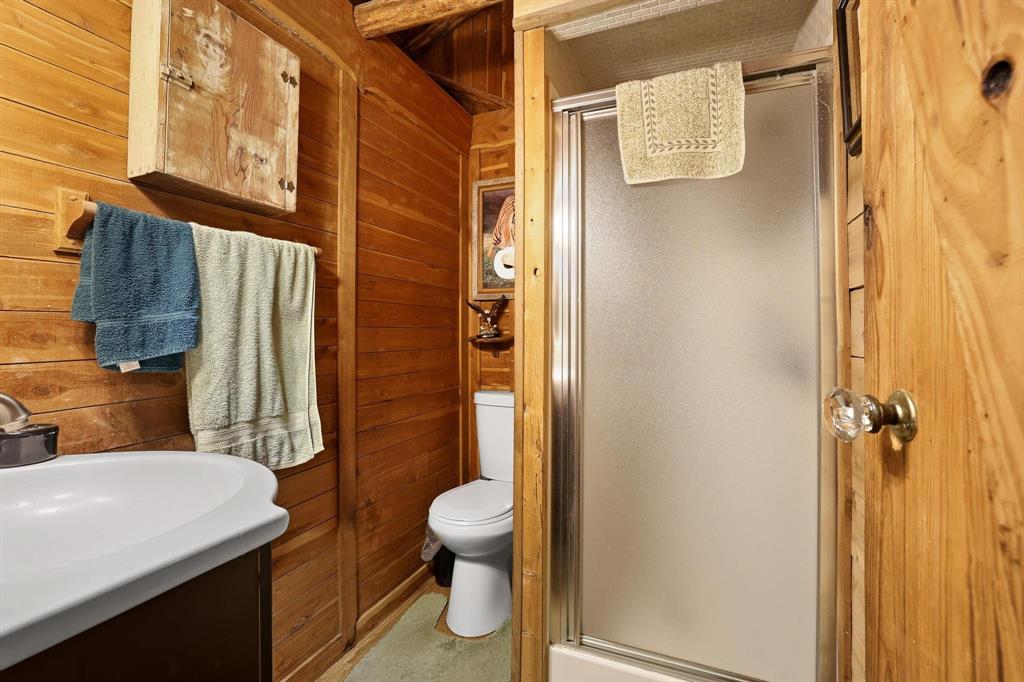 642 Earl Road Sadler, TX 76264 - Photo 25 of 40 a bathroom with a sink toilet and shower
