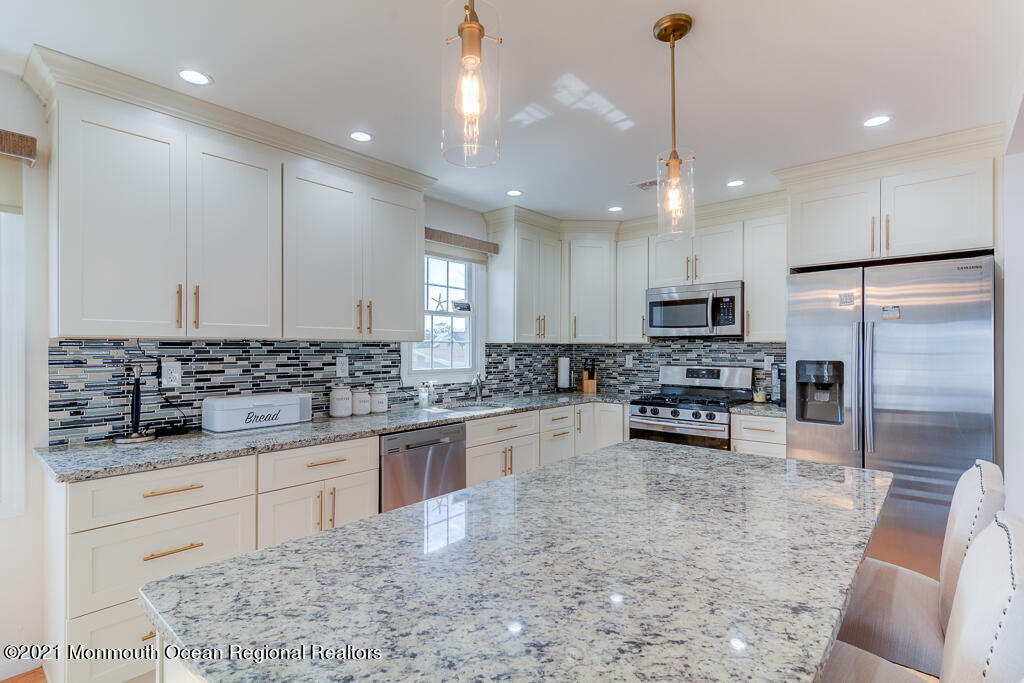 7 Queen Ann Road Brick, NJ 08723 - Photo 11 of 52 Large island