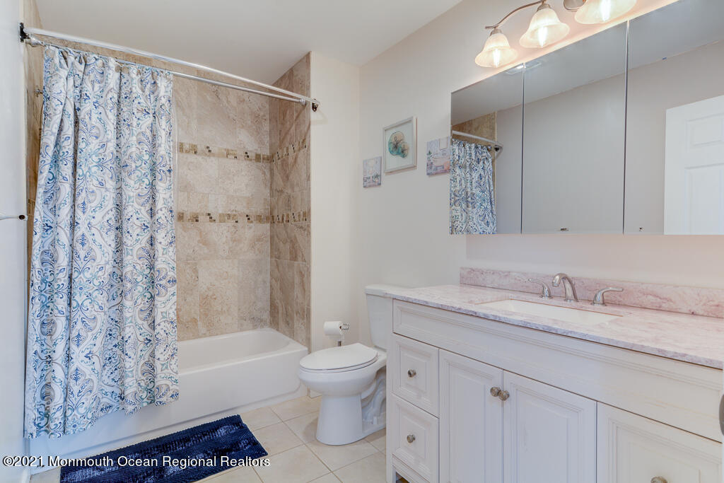 7 Queen Ann Road Brick, NJ 08723 - Photo 25 of 52 Third floor bath