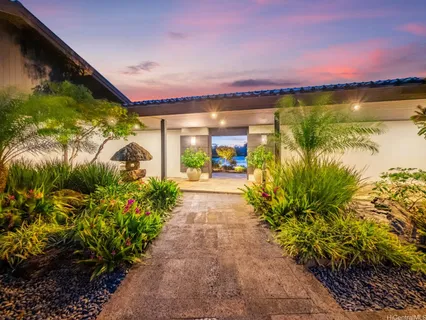 $13,800,000 | 6015 Kalanianaʻole Highway, Honolulu, HI 96821