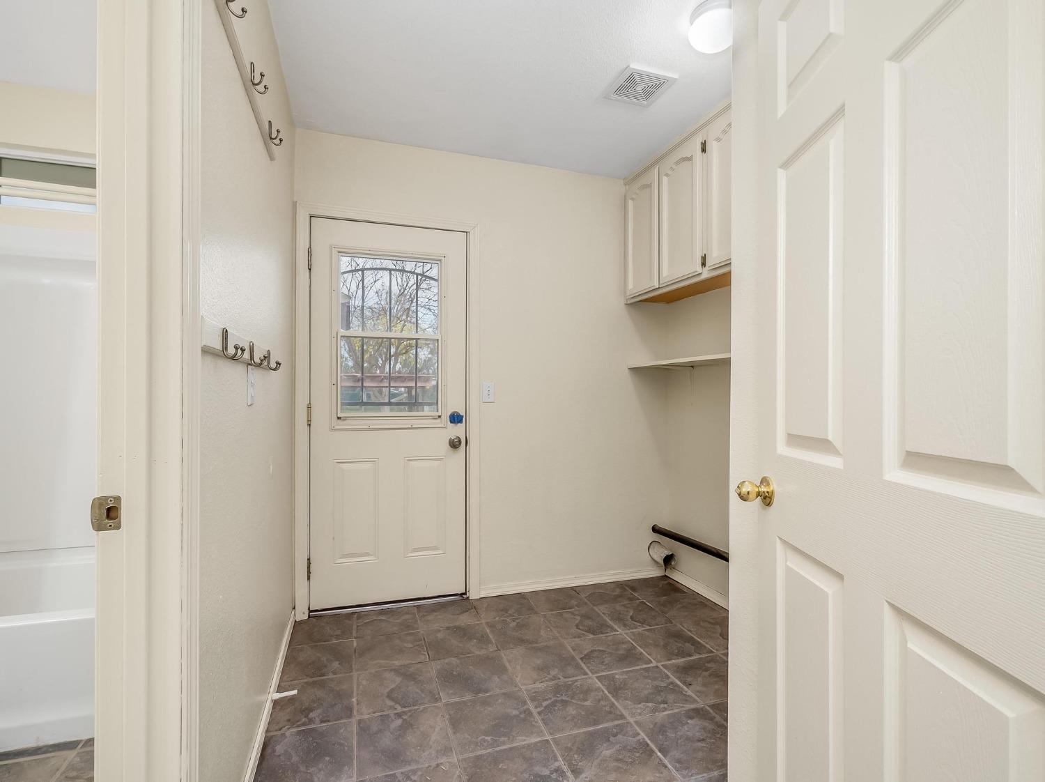 19729 Oakhill Road Madera, CA 93638 - Photo 15 of 59 Gallery Image 15