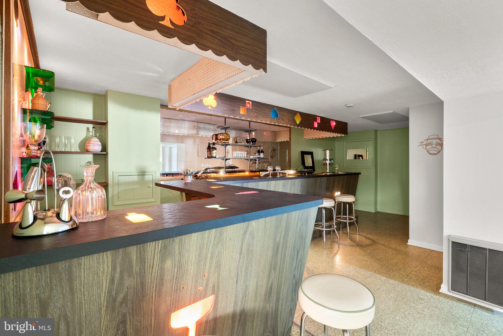 225 Hermleigh Road Silver Spring, MD 20902 - Photo 20 of 29 a lobby with furniture and wooden floor