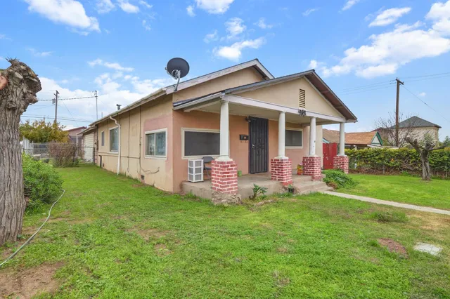 $399,999 | 212 El Paso Avenue, Modesto, CA 95351
