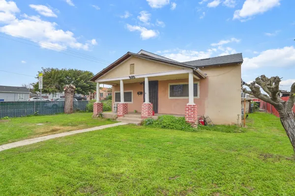 $399,999 | 212 El Paso Avenue, Modesto, CA 95351